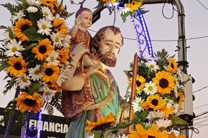 Imagem de São Cristóvão decorada para a tradicional carreata e benção dos motoristas em Rio Claro SP
